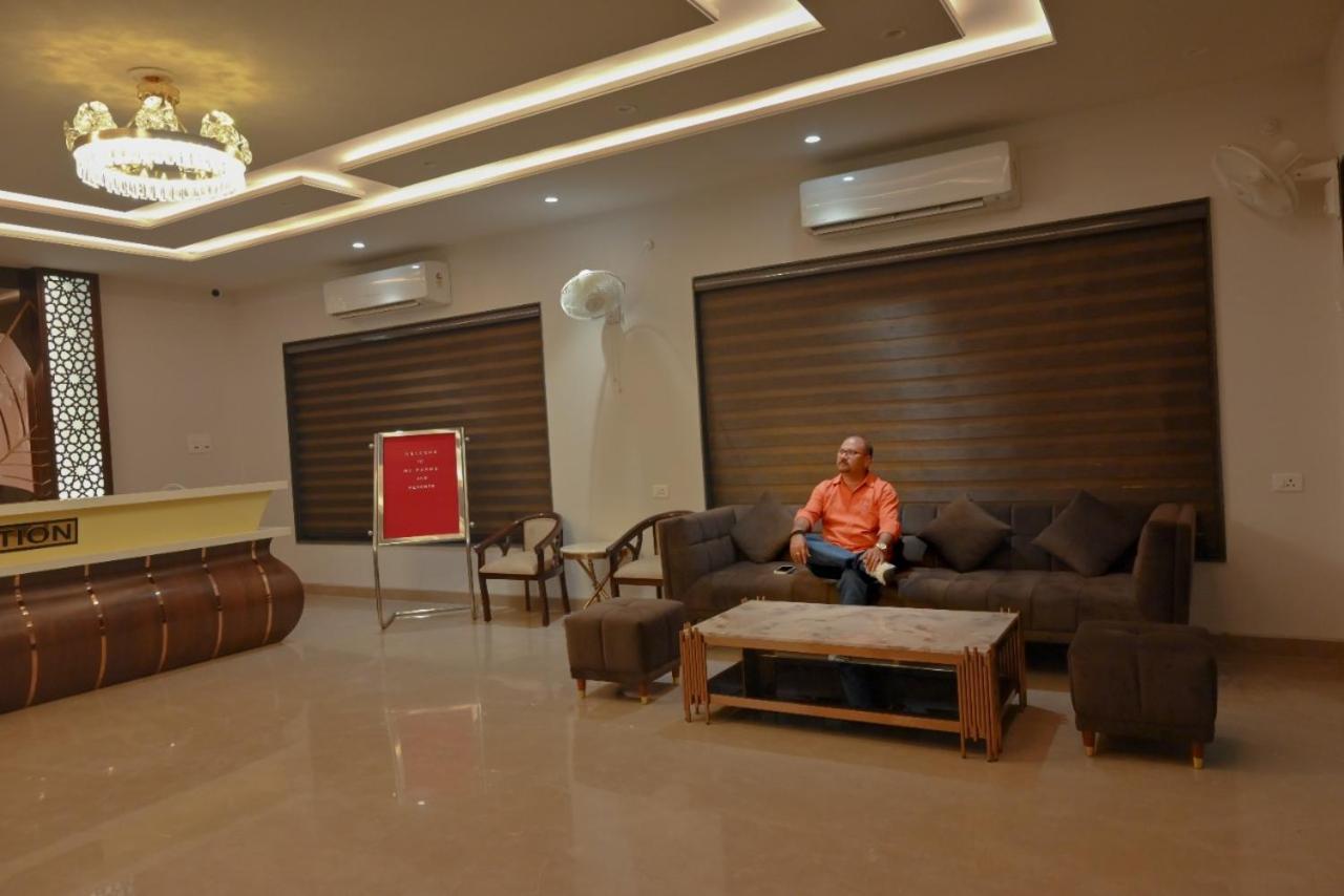 Md Farms And Resorts Mathura Esterno foto