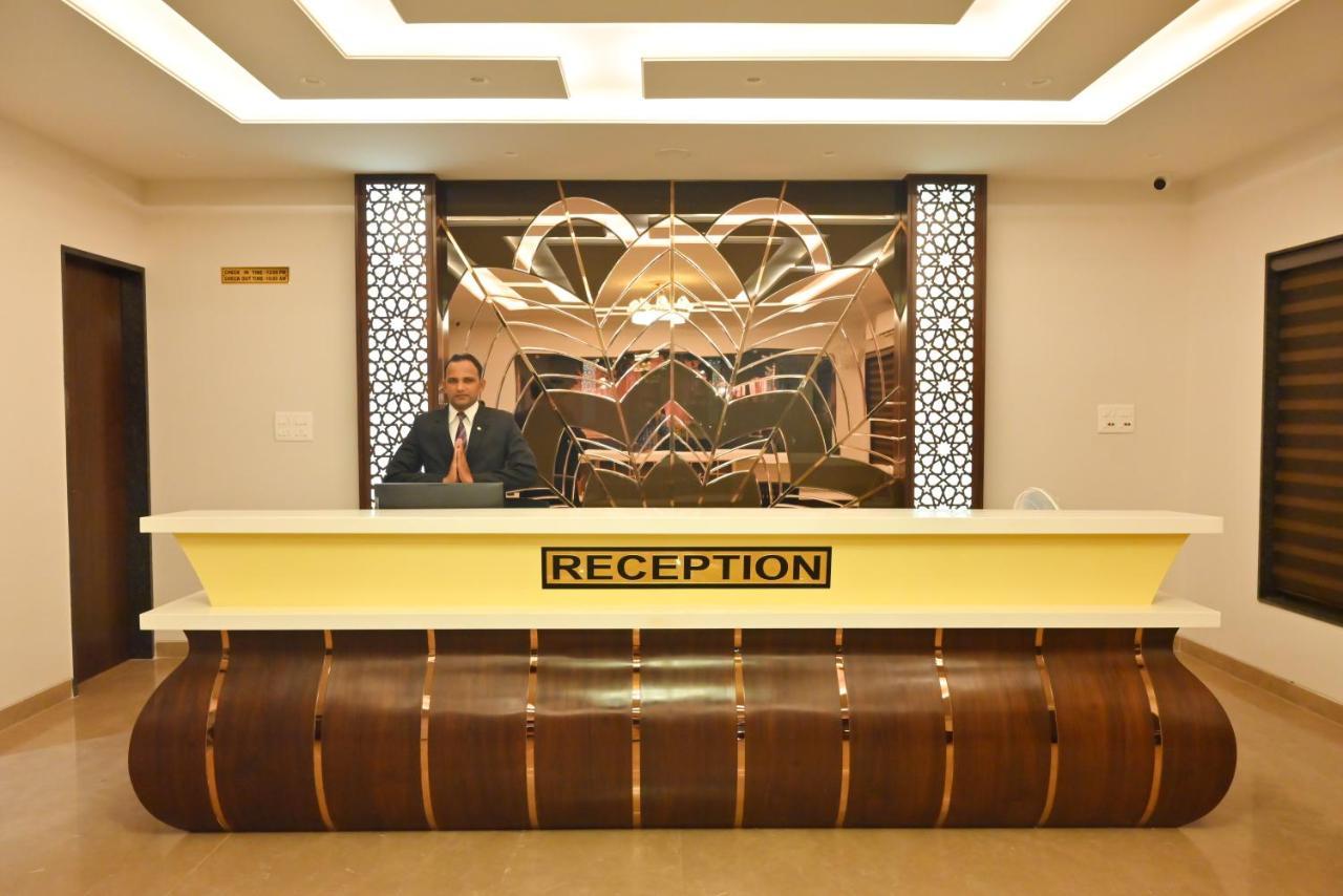 Md Farms And Resorts Mathura Esterno foto