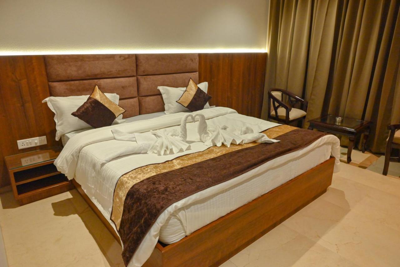 Md Farms And Resorts Mathura Esterno foto