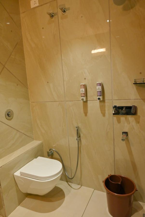 Md Farms And Resorts Mathura Esterno foto